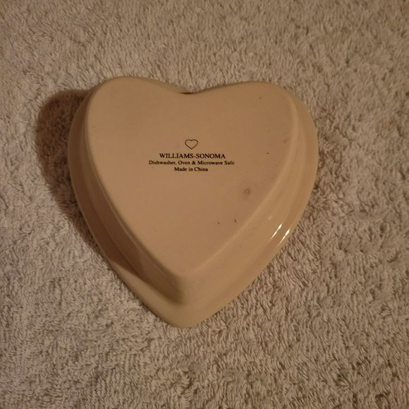 WIlliams-Sonoma Ceramic Cream-Colored Heart Ramekin - Picture 2 of 5